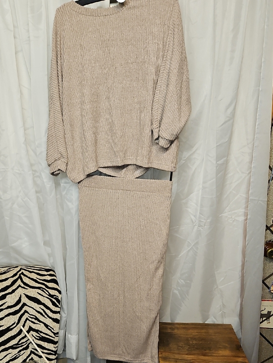 SHEIN Dresses & Skirts - SHEIN Beige/pink Ribbed Knit  Two-Piece Set Size S